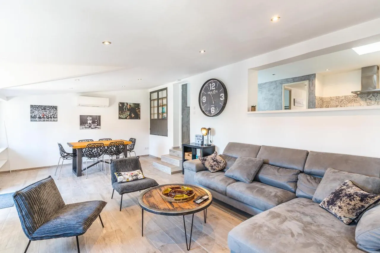 Superbe Appartement Avec Terrasse Sur Les Toits Manosque