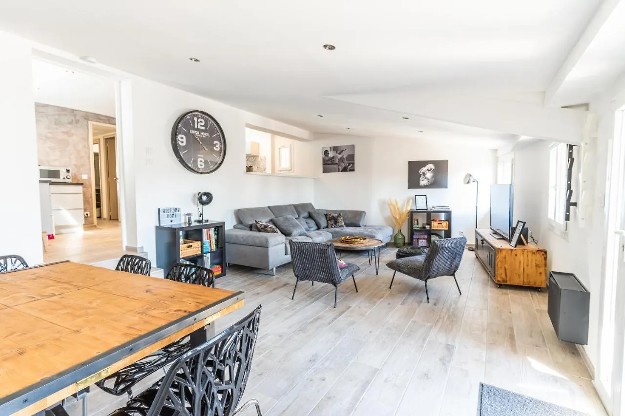 Superbe Appartement Avec Terrasse Sur Les Toits Manosque 0*,  France