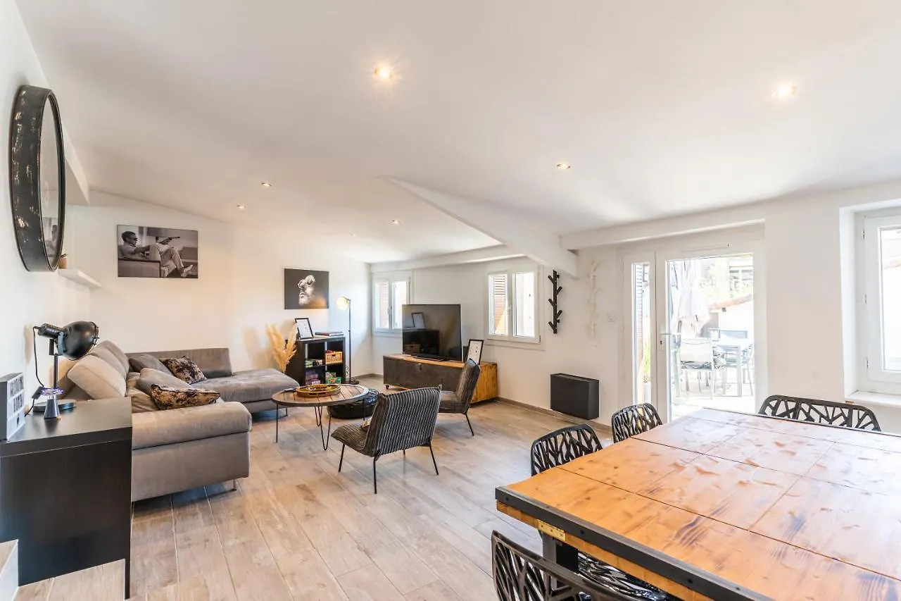 Superbe Appartement Avec Terrasse Sur Les Toits Manosque 0*,
